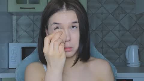 Mia online show from March 2025 11:53:01 PM