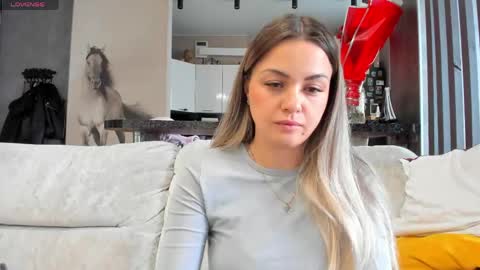Mia online show from May 2026 03:13:02 AM