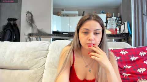 Mia online show from May 2026 06:07:02 AM