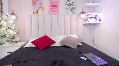 Snapshot of mia__bailey_ chatting on May 2026 03:34:01 AM mia__bailey_ online show from May 2026 03:34:01 AM