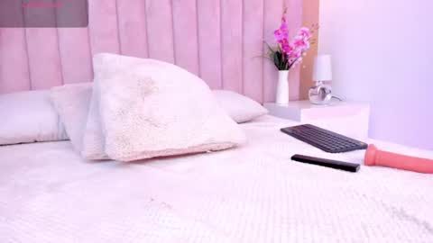 mia__bailey_ online show from July 2026 09:06:02 PM