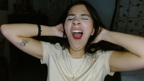 Mia online show from January 2025 12:52:02 AM