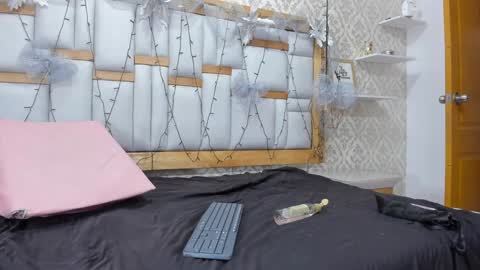 mia__megan online show from January 2025 05:58:01 PM