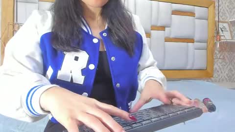 mia__megan online show from February 2025 12:06:02 PM