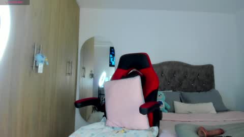 Snapshot of mia_adamsxxx chatting on April 2026 02:18:01 AM mia_adamsxxx online show from April 2026 02:18:01 AM