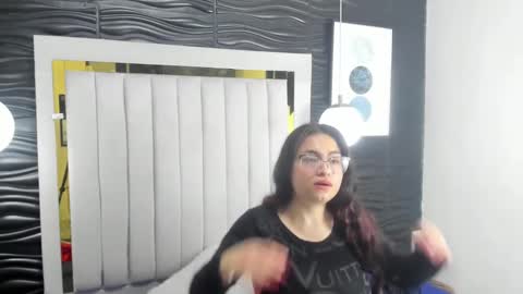 Dreams Couple online show from January 2025 01:11:01 AM