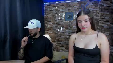 Snapshot of mia_and_vincentt chatting on March 2025 05:24:02 AM Mia and vincentt model indepent online show from March 2025 05:24:02 AM