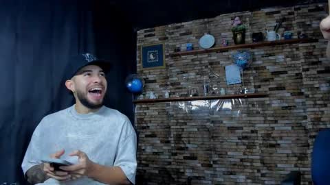 Snapshot of mia_and_vincentt chatting on October 2025 05:19:01 AM Mia and vincentt model indepent online show from October 2025 05:19:01 AM