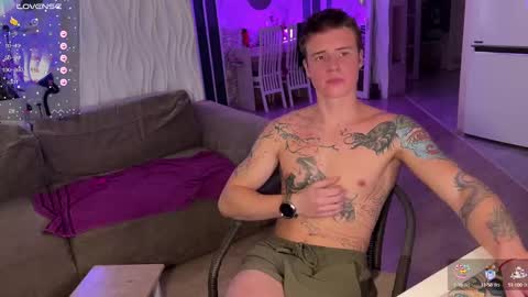 Snapshot of mia_andre chatting on February 2025 06:09:01 PM Andre and Mia online show from February 2025 06:09:01 PM