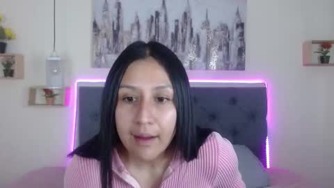 M I A  A Y R A online show from November 2025 03:14:02 PM