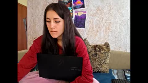 mia_beauti_live online show from April 2026 11:24:01 AM