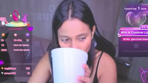 Mia  online show from May 2026 02:45:01 PM