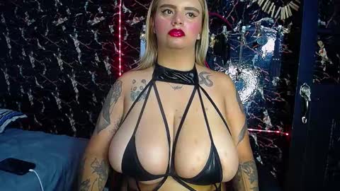 Snapshot of mia_boobs_19 chatting on November 2025 08:21:01 PM mia Independent model Thanks to everyone for your support online show from November 2025 08:21:01 PM