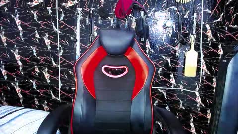 Snapshot of mia_boobs_19 chatting on November 2025 10:15:02 PM mia Independent model Thanks to everyone for your support online show from November 2025 10:15:02 PM