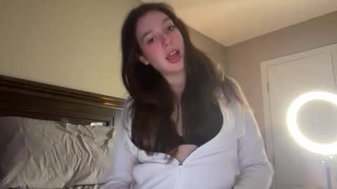 Mia online show from February 2026 05:28:01 AM