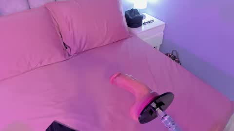 mia online show from October 2025 11:27:02 AM