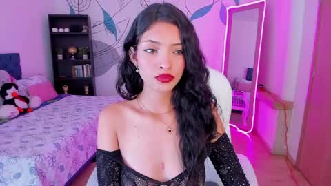 Mia online show from May 2026 08:38:02 PM