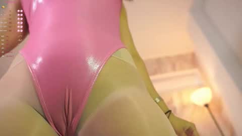 Snapshot of mia_coliin chatting on February 2026 01:52:02 PM Anna online show from February 2026 01:52:02 PM