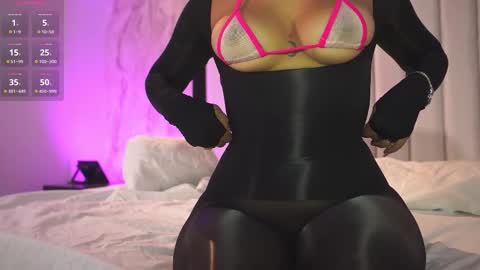 Snapshot of mia_coliin chatting on March 2026 04:35:01 PM Anna online show from March 2026 04:35:01 PM