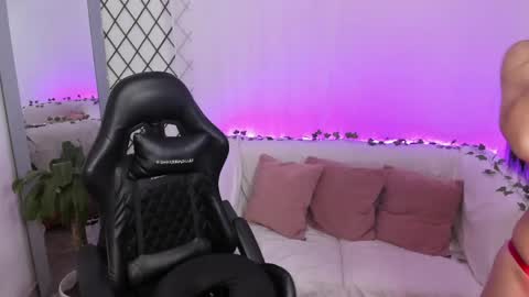 mia_collins_b online show from April 2026 05:55:01 AM