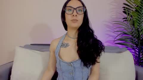 Sarah Luna online show from June 2026 01:59:01 PM