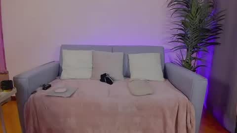 Sarah Luna online show from June 2026 03:27:01 PM