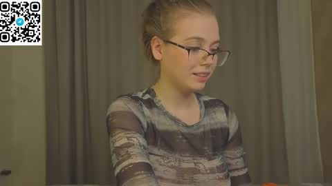 Snapshot of mia_dixson chatting on October 2025 11:22:02 AM Mia online show from October 2025 11:22:02 AM