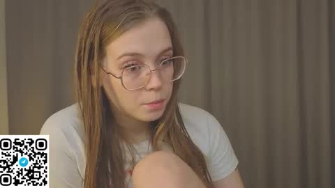 Snapshot of mia_dixson chatting on November 2025 12:28:02 PM Mia online show from November 2025 12:28:02 PM