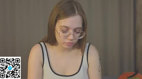 Snapshot of mia_dixson chatting on November 2025 12:27:02 PM Mia online show from November 2025 12:27:02 PM