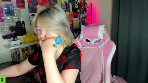 Mia online show from April 2026 02:53:02 AM