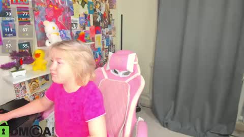 Mia online show from May 2026 02:51:02 AM