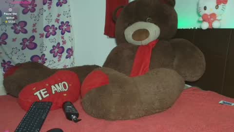 mia_fernand online show from April 2026 02:27:02 AM