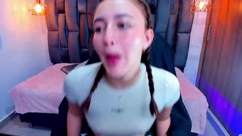 Snapshot of mia_ferrer18 chatting on June 2026 02:52:01 PM mia_ferrer18 online show from June 2026 02:52:01 PM