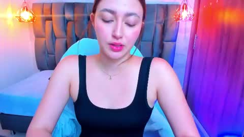 Snapshot of mia_ferrer18 chatting on June 2026 02:54:01 PM mia_ferrer18 online show from June 2026 02:54:01 PM