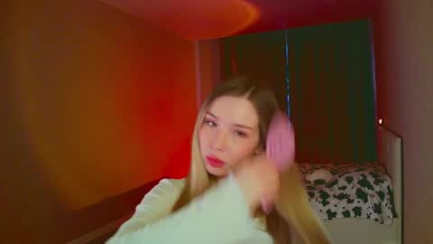 Mia online show from February 2025 06:31:01 AM