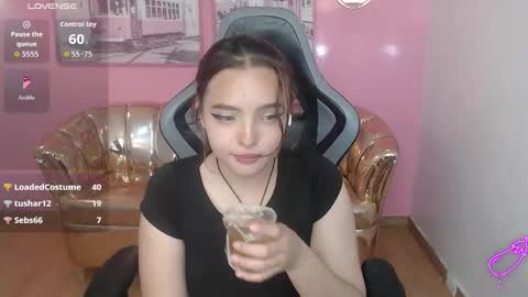 Mia online show from January 2026 01:11:02 AM