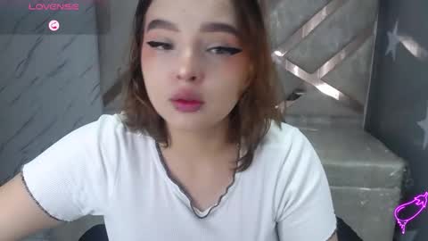 Mia online show from March 2026 01:04:01 PM