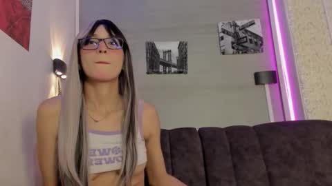 MIA online show from October 2025 01:03:02 PM