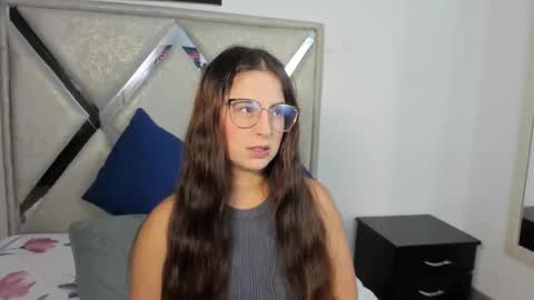 mia fox online show from November 2025 01:35:02 PM