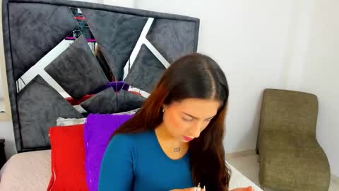 mia fox online show from November 2025 12:17:01 PM