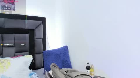 mia fox online show from January 2026 12:43:01 PM