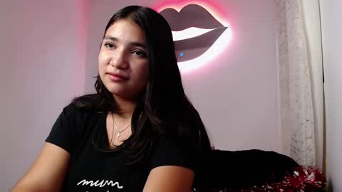 mia online show from December 2025 09:34:02 PM