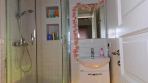 Snapshot of mia_g_ chatting on February 2025 08:44:02 AM Mia online show from February 2025 08:44:02 AM