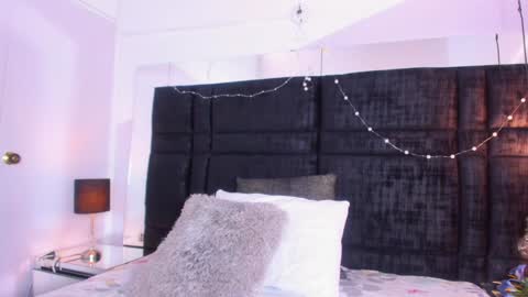 Snapshot of mia_garcia2 chatting on December 2024 09:24:01 PM MIA online show from December 2024 09:24:01 PM