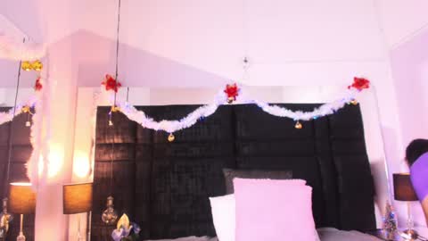 Snapshot of mia_garcia2 chatting on December 2024 09:09:02 PM MIA online show from December 2024 09:09:02 PM