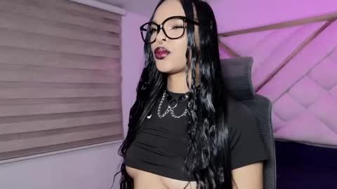 Mia online show from May 2026 02:42:01 AM