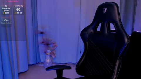 Snapshot of mia_gothzx chatting on January 2025 01:06:02 PM Mia online show from January 2025 01:06:02 PM