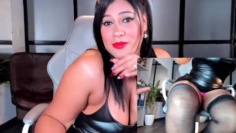 Snapshot of mia_hotwife chatting on January 2025 12:38:02 PM Mia.... Nice to meet you thumb up me please its important online show from January 2025 12:38:02 PM