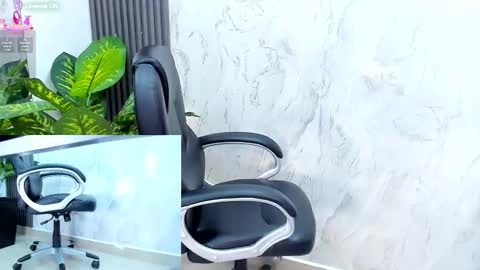 Mia.... Nice to meet you  thumb up me please its important online show from October 2025 07:58:02 PM