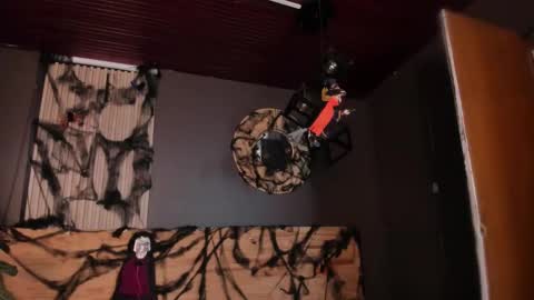 Val  online show from October 2025 11:42:01 AM